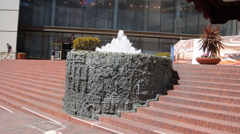 Сан-Франциско - история города в скульптуре (San Francisco city history in one sculpture California June 2011), Калифорния, -  Путешествие по Калифорнии, заметки путешественника, Июнь 2011 год.